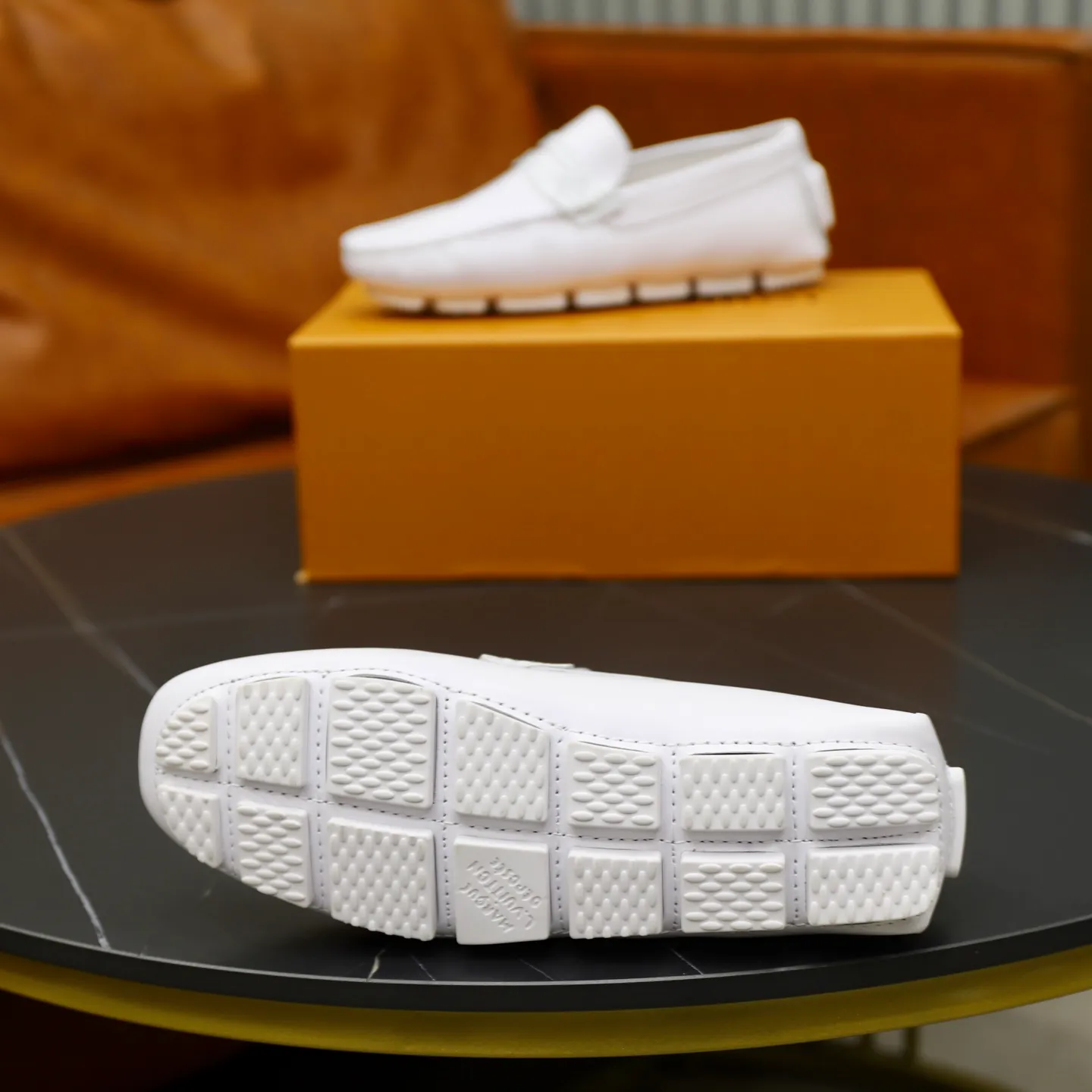 Ex-factory price: 460💰【LV】Louis Vuitton ⚠️High-end men’s driving and pedal series ⚠️38-44 (customized for 45) ⚠️All original cowhide leather! Thick and soft! Made entirely of calfskin lining! Rubber sheet anti-slip beanie sole! Three-dimensional package technology! Fashionable and classic! Handicrafts! Original high quality! Feel free to compare!